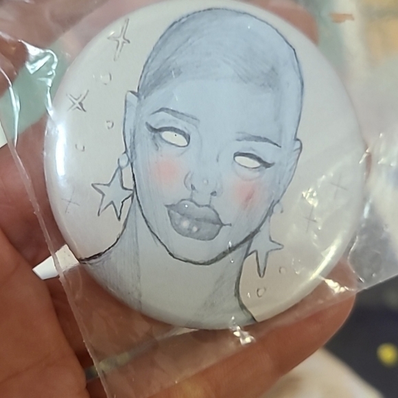 Lots of copy of Vanessa from Mars pics and some pins 📌 - Picture 6 of 9